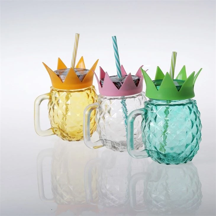 Toples Nanas dengan Tutup Warna-warni
