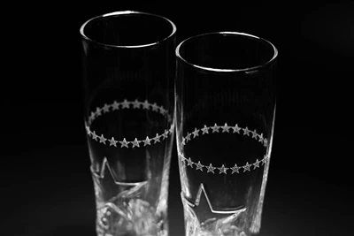 ZGS Glass Mendefinisikan Ulang Standar Industri dengan Pengeboran Laser Tingk...