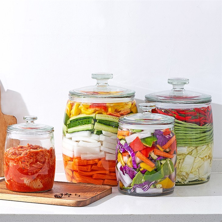 Toples Kaca Besar dengan Tutup